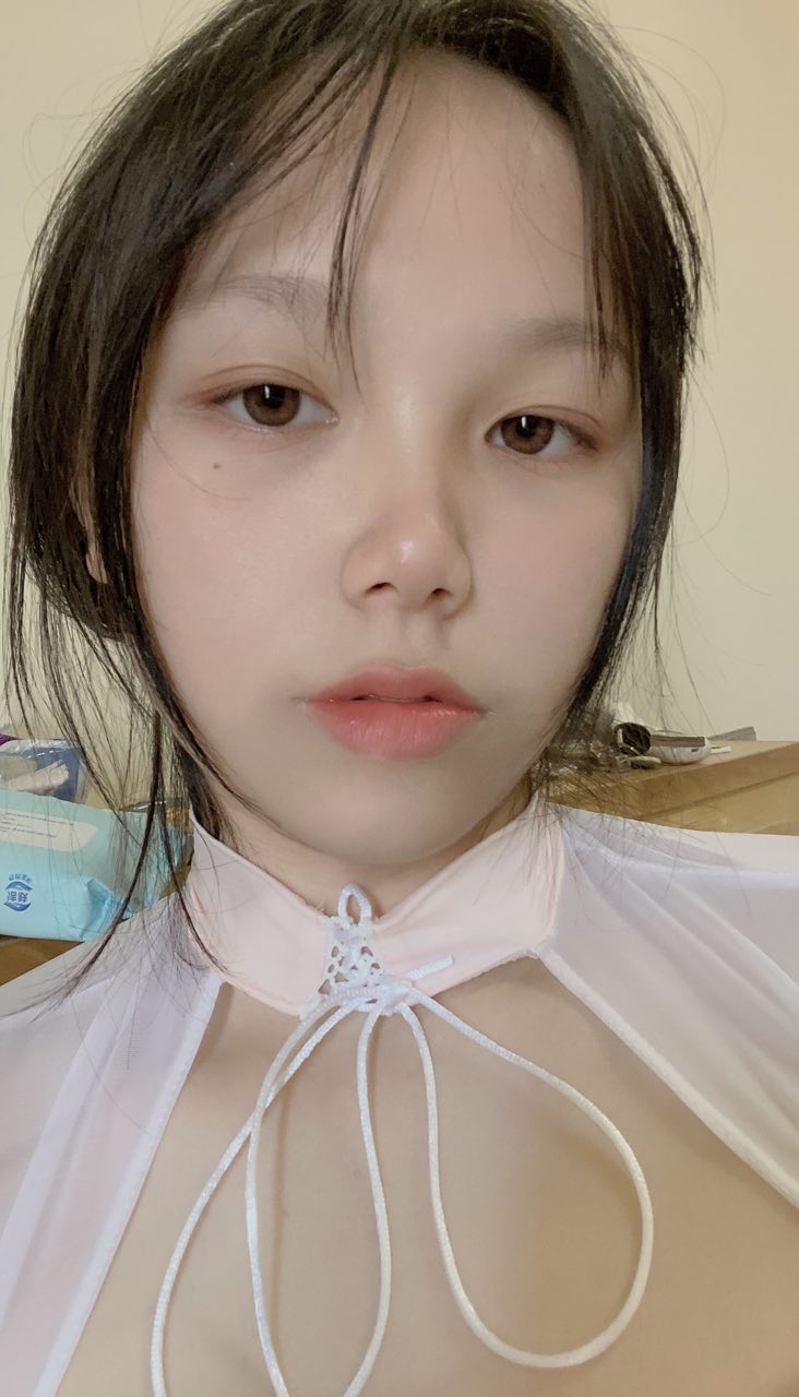 【2023-10-08】She is excited about outdoor exposure.m4v